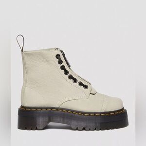 DR. MARTENS Sinclaire Leather Boot Women’s Size 8